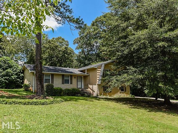 3rd image of 1258 Pine Knoll Ln NE