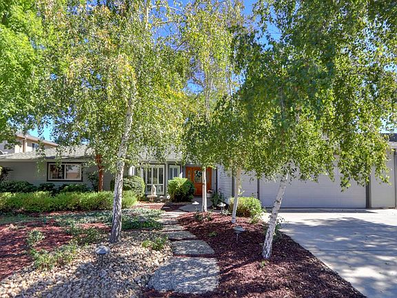 3rd image of 1034 Miller Dr