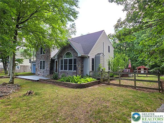 2nd image of 211 Murphy Cir