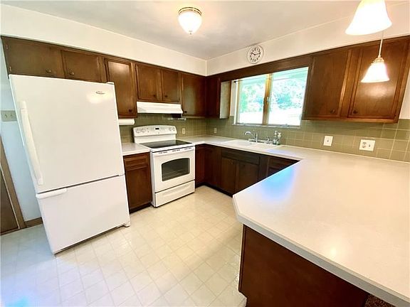 5th image of 138 Kasic Ave