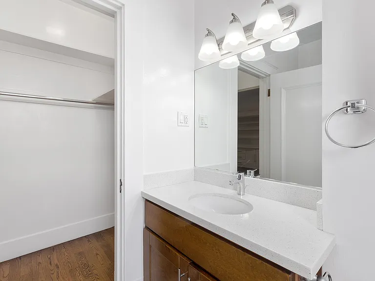 929 Pine Street — Photo 14