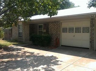 2870 Mims St, Fort Worth, TX 76112