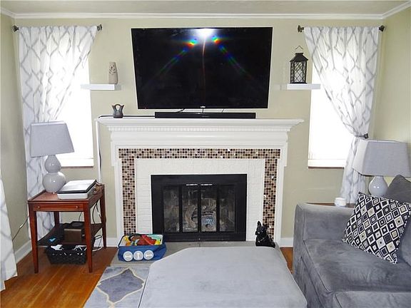 2nd image of 3551 Rosalia Ave