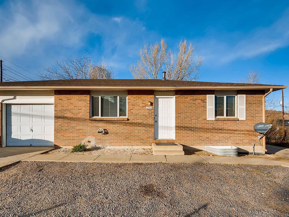 1252 QUAKER