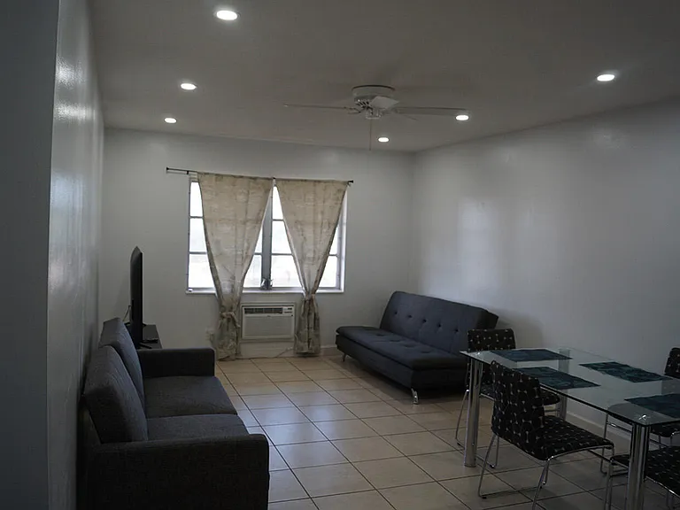 1250 E Sample Rd #303 — Photo 4