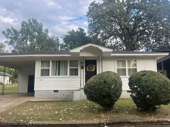214 N 18th St, Van Buren, AR 72956
