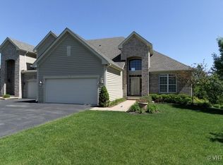 729 Stone Canyon Cir, Inverness, IL 60010