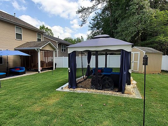 New pvc fence new backyard 