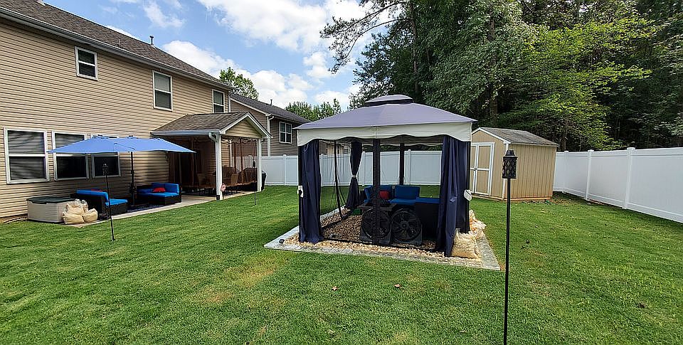 New pvc fence new backyard 