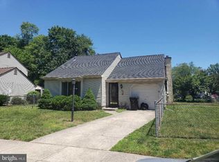 55 Oak Forest Dr, Sicklerville, NJ 08081