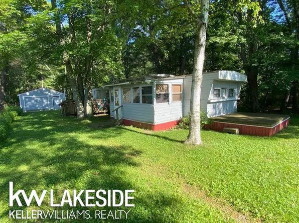 5873 Port Austin Rd, Caseville, MI 48725