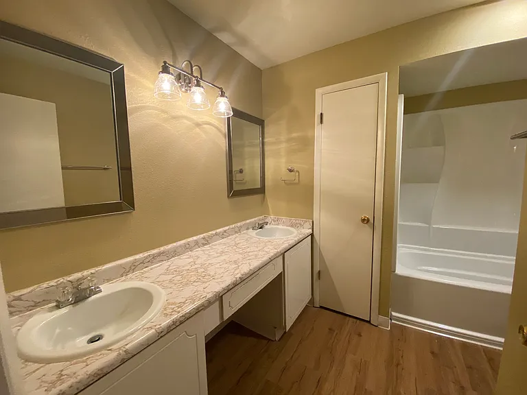 464 Smithridge Park — Photo 8