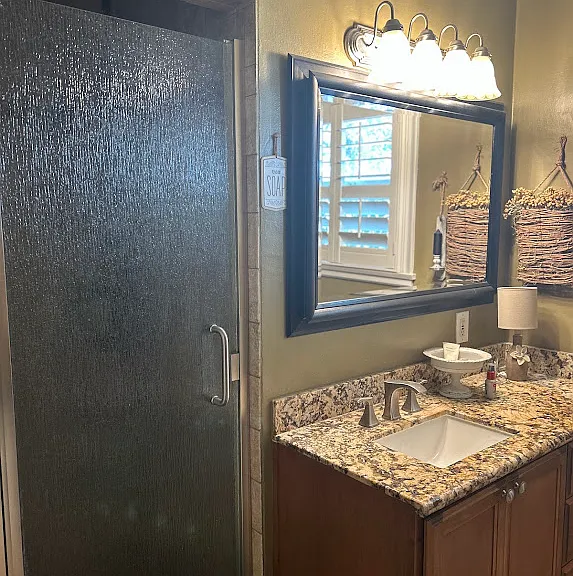 460 Bristol Ave — Photo 6