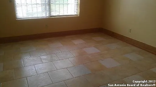 2 bed, 2.0 bath, 3944 sqft, $1,050 — Photo 4