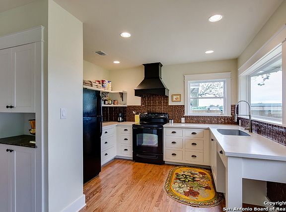 5th image of 621 W Wright Blvd