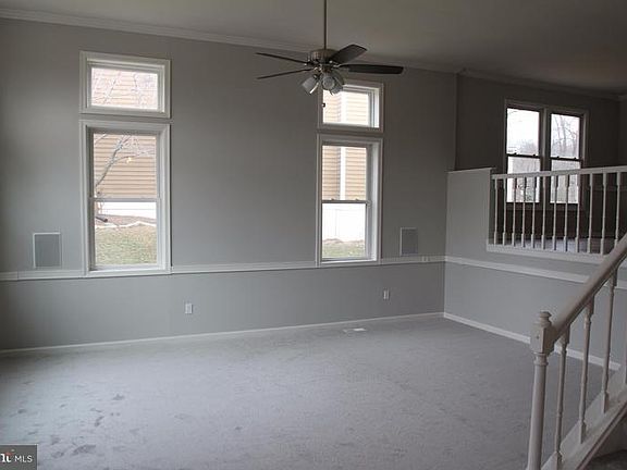 3rd image of 103 Starhill Ln