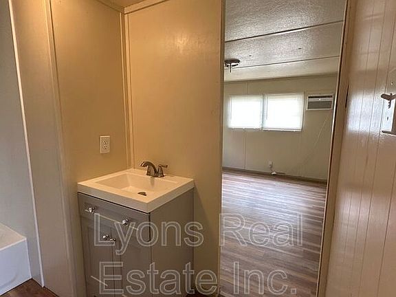 5th image of 2268 Carlisle Ln