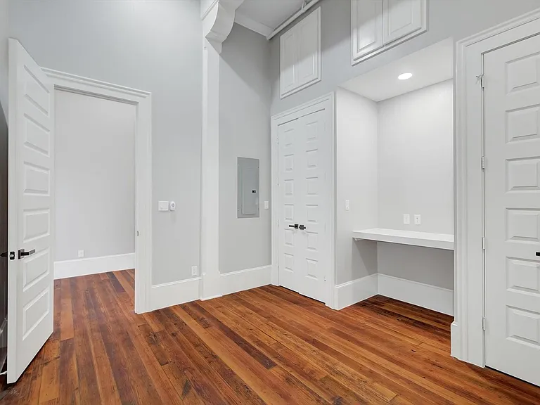 2206 Strand St #302 — Photo 17