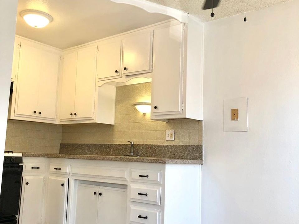 1st image of 1027 E Deodar St APT 3