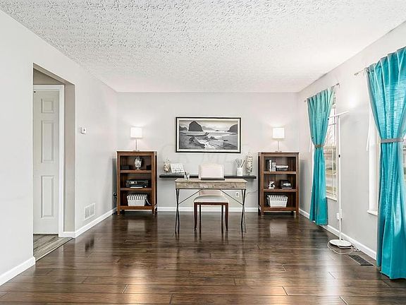 2nd image of 472 Lorraine Blvd