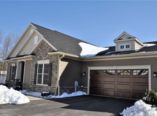 20 Samanthas Way, Pittsford, NY 14534