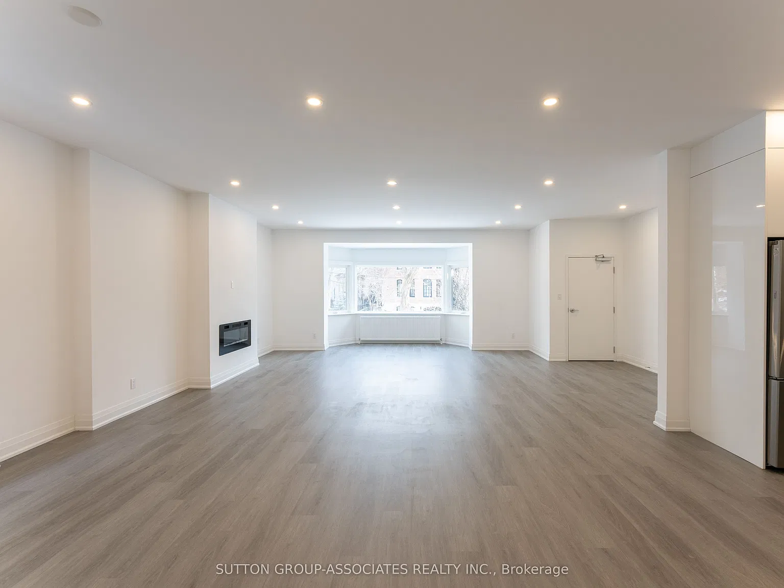 3 bed, $4,400 — Photo 3