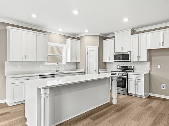 4th image of 294 Olivia Dr