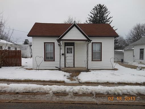 1st image of 210 W Fountain St