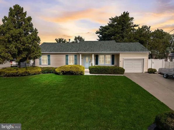 1196 Francine Dr, Vineland, NJ 08360