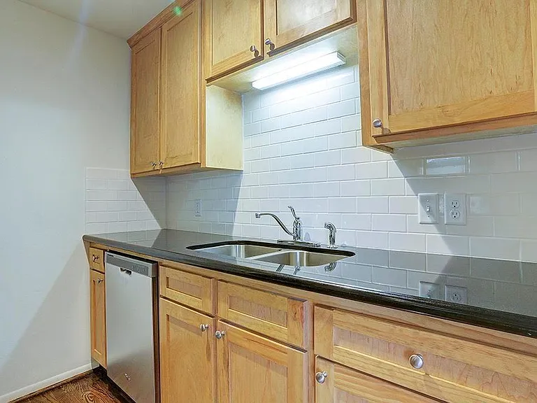 415 Hawthorne St #5 — Photo 7