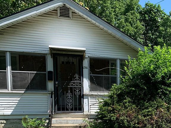 2nd image of 1316 E Centennial Ave