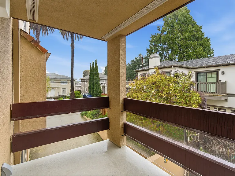 58 E Poplar Ave #5 — Photo 9
