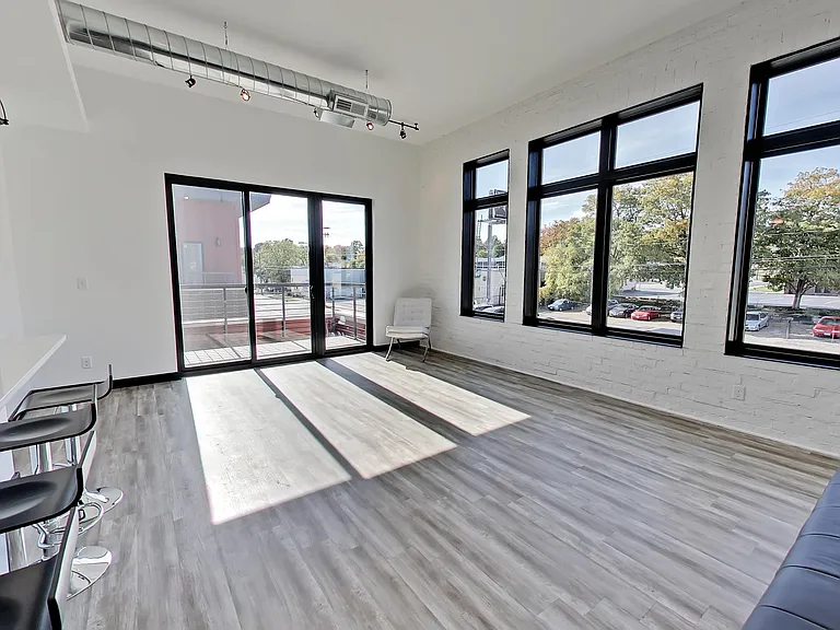 1749 Front St #D — Photo 15