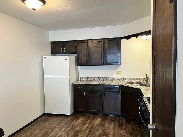 630 E Lincoln Ave — Photo 11
