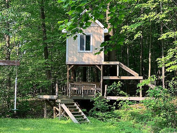 Tree house!