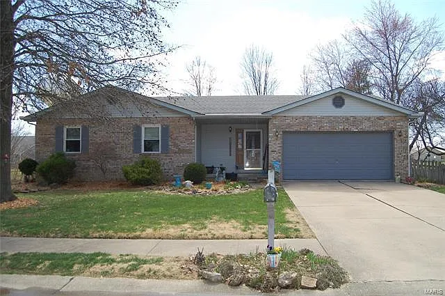 1907 Meadow Ln photo 1