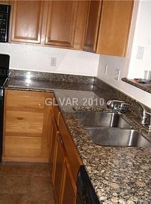 4th image of 8305 New Leaf Ave