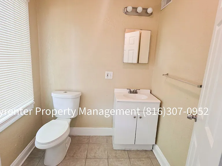 3419 College Ave — Photo 8