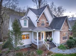 20 Ahoya Trl, Whittier, NC 28789