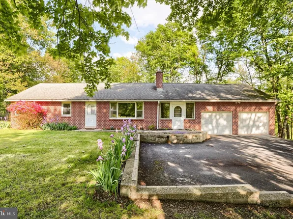 1401 La Carr Ln, Dauphin, PA 17018