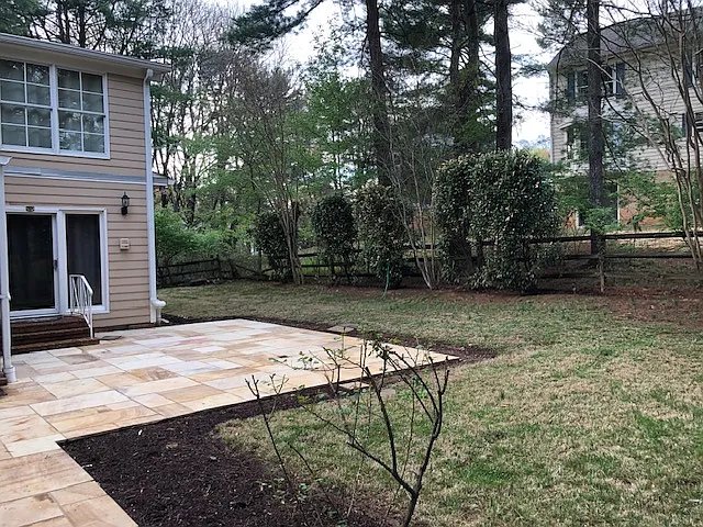 1019 Farm Haven Dr — Photo 3