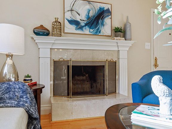 4th image of 1027 N Rosita Ct
