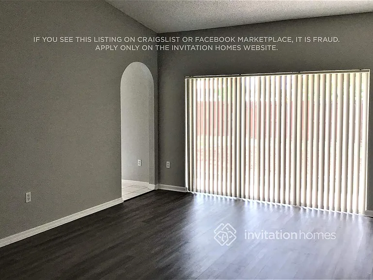 9191 SW 212th Ter — Photo 3