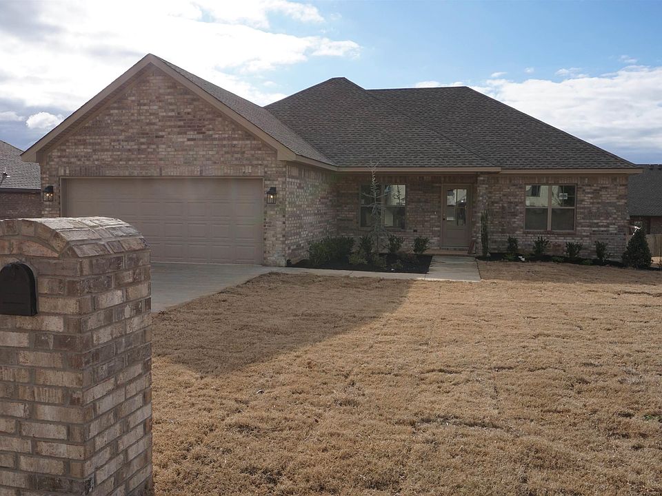 1st image of 1061 Mark Cir