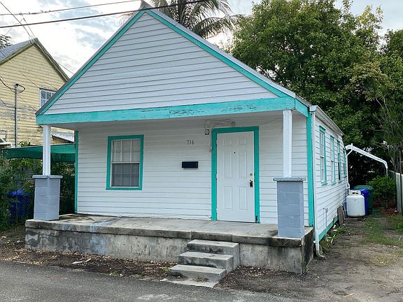3rd image of 716 Galveston Ln