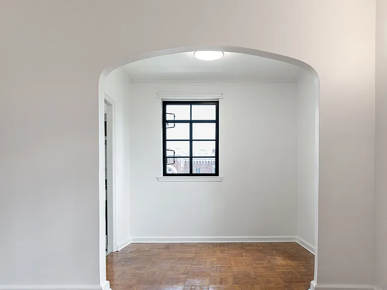 Marleigh Apartments — Photo 81