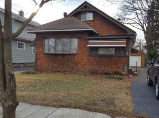 30 Castleford Rd, Rochester, NY 14616