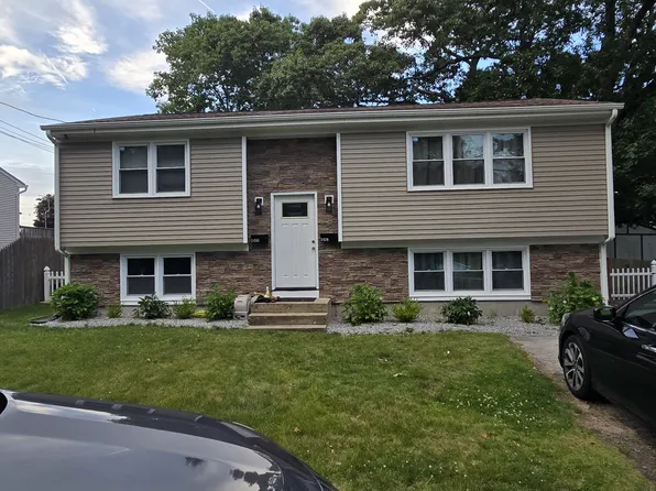 168 Pine St, Warwick, RI 02888