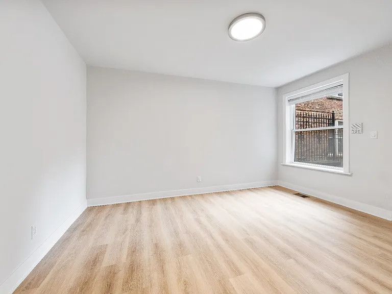2046 N California Ave #2R — Photo 4
