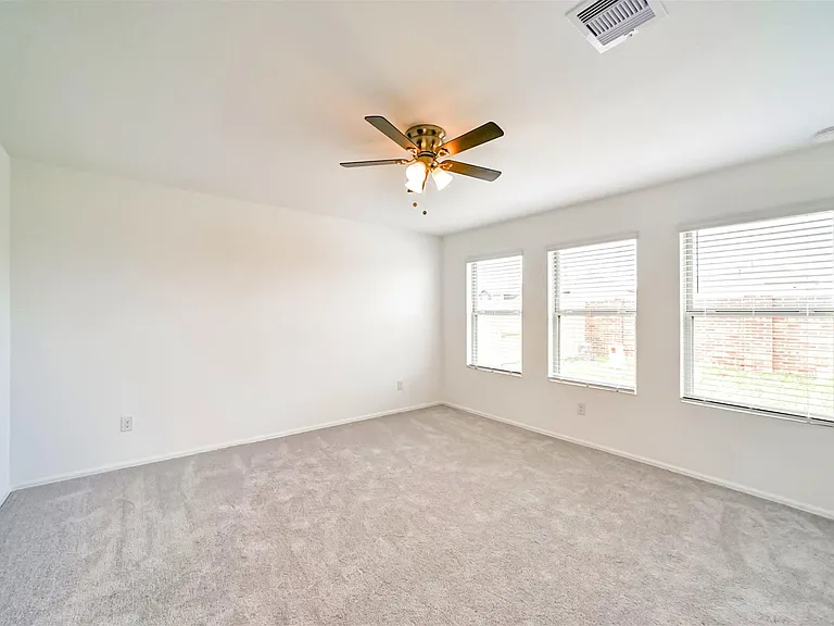 5227 Sunvalley Bend Dr — Photo 15